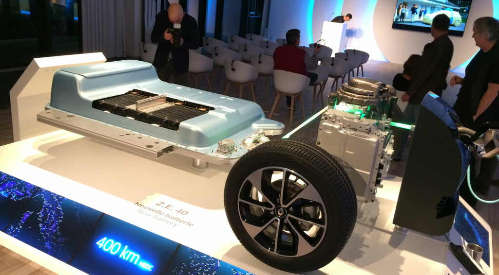 Querschnitt durch einen Antriebsstrang eines Elektroautos.